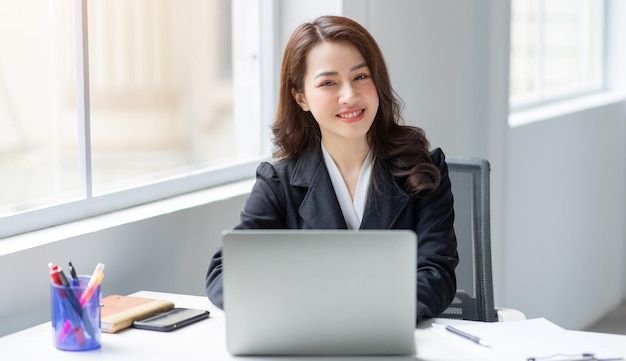 Hire Top UI/UX Designers